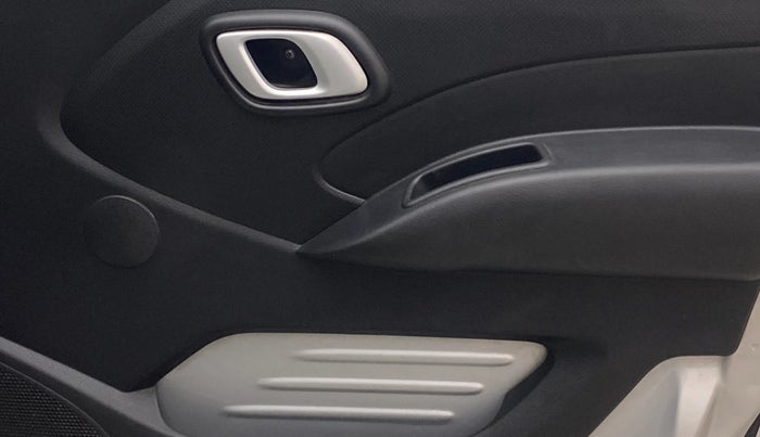 2018 Datsun Redi Go T(O) 1.0 AMT, Petrol, Automatic, 45,765 km, Driver Side Door Panels Control