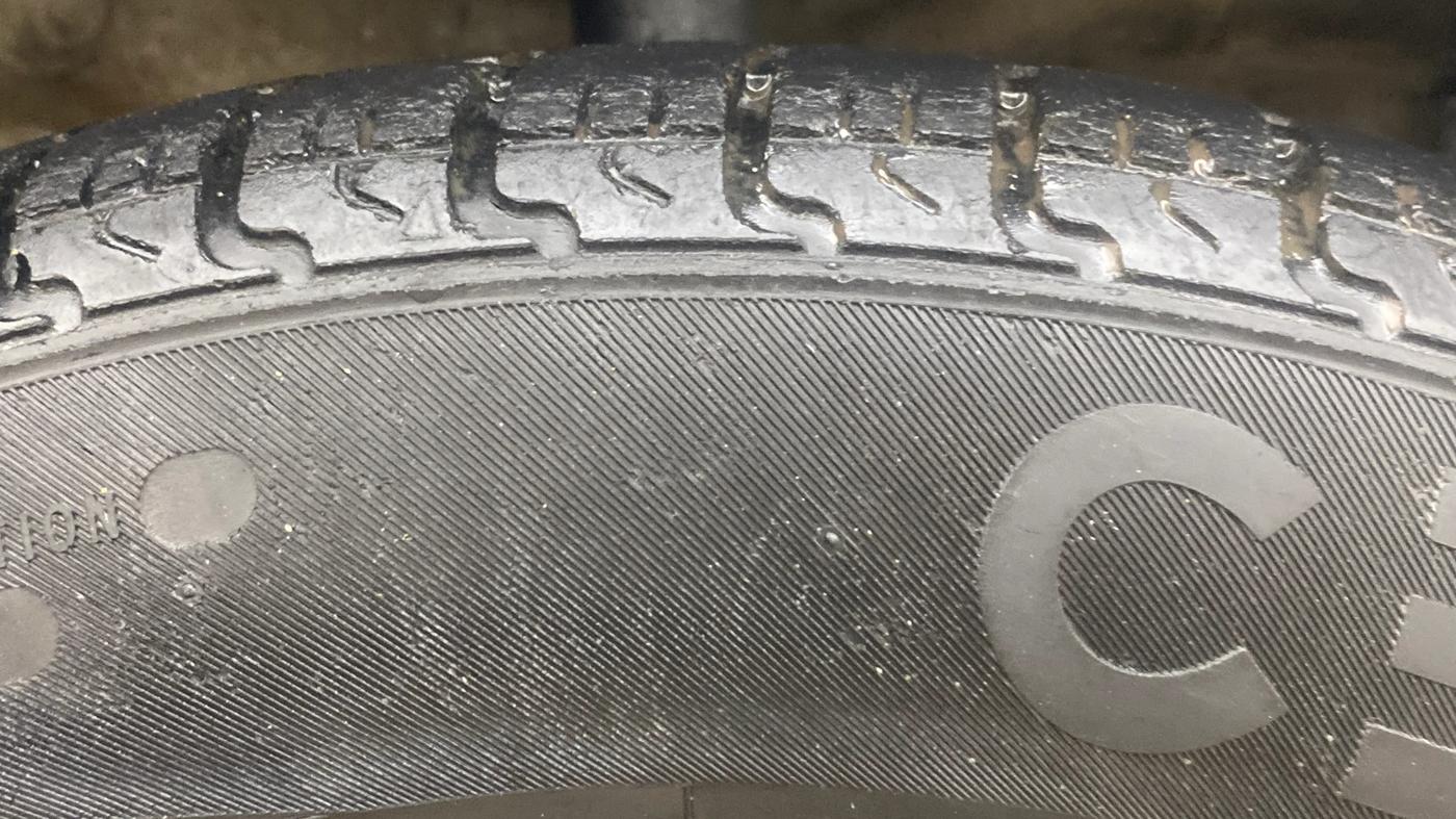 2013 Maruti Swift VDI, Diesel, Manual, 88,028 km, Right Front Tyre Tread