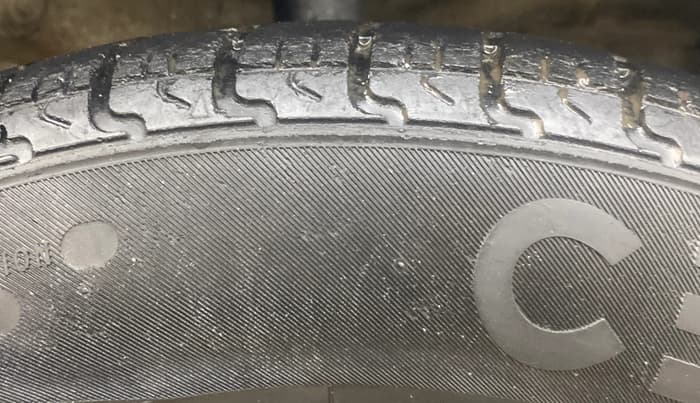 2013 Maruti Swift VDI, Diesel, Manual, 88,028 km, Right Front Tyre Tread