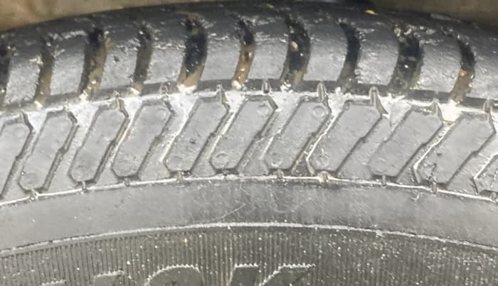 2013 Maruti Swift VDI, Diesel, Manual, 88,028 km, Left Front Tyre Tread