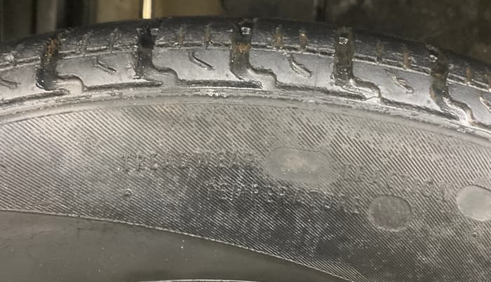 2013 Maruti Swift VDI, Diesel, Manual, 88,028 km, Right Rear Tyre Tread