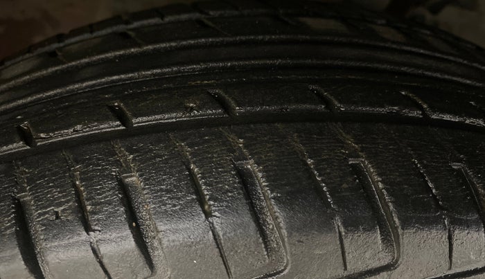 2018 Renault Kwid RXT 1.0 AMT, Petrol, Automatic, 40,275 km, Left Front Tyre Tread
