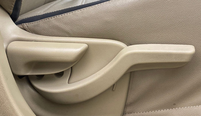 2015 Honda Amaze 1.2L I-VTEC SX, Petrol, Manual, 65,572 km, Driver Side Adjustment Panel