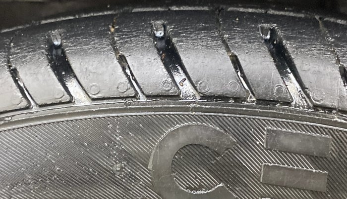 2015 Honda Amaze 1.2L I-VTEC SX, Petrol, Manual, 65,572 km, Left Front Tyre Tread