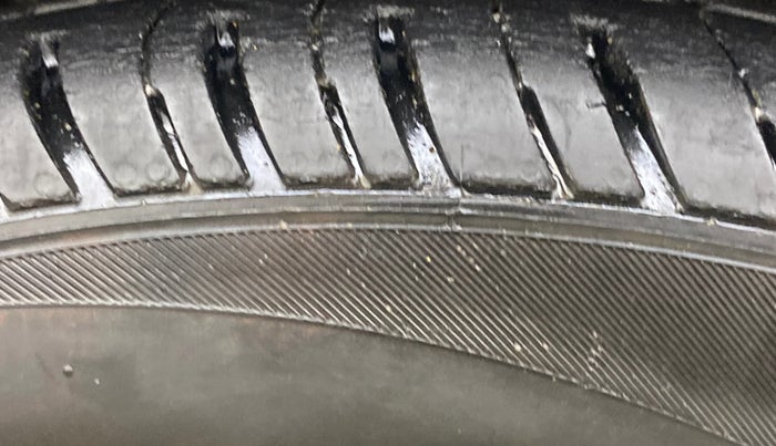 2015 Honda Amaze 1.2L I-VTEC SX, Petrol, Manual, 65,572 km, Right Front Tyre Tread