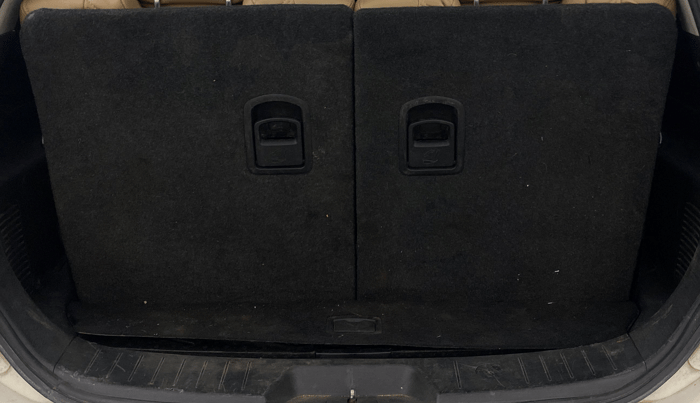 2020 Mahindra XUV500 W7, Diesel, Manual, 44,835 km, Boot Inside