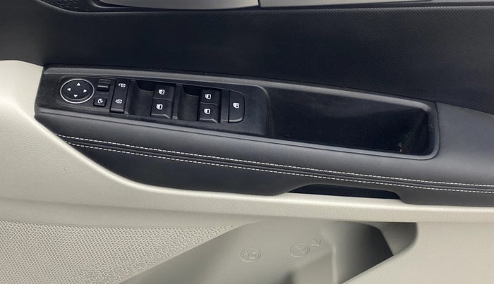 2020 KIA SONET HTX 1.0 IMT, Petrol, Manual, 38,291 km, Driver Side Door Panels Control