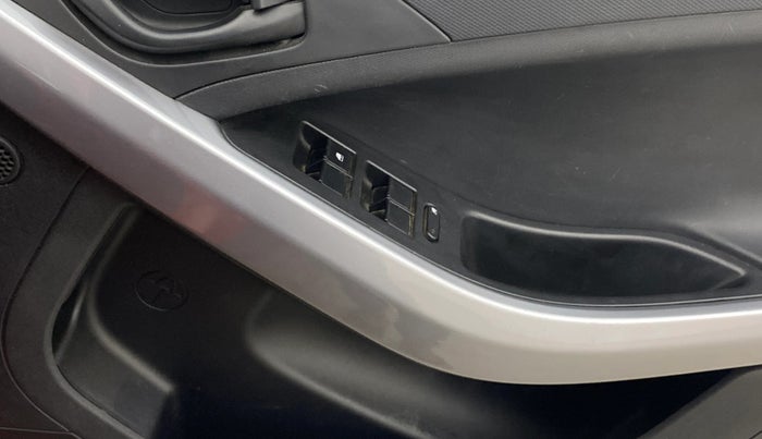 2023 Tata NEXON XM SUNROOF PETROL, Petrol, Manual, 46,086 km, Driver Side Door Panels Control