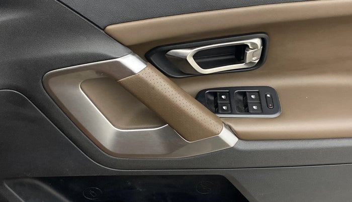 2019 Tata Harrier XZ 2.0L, Diesel, Manual, 61,983 km, Driver Side Door Panels Control