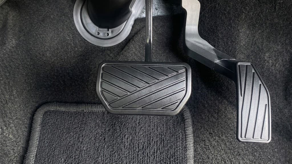 2017 Maruti Wagon R 1.0 VXI AMT, Petrol, Automatic, 65,211 km, Pedals
