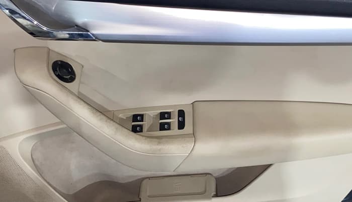 2019 Skoda Octavia 2.0 TDI CR STYLE AT, Diesel, Automatic, 47,250 km, Driver Side Door Panels Control