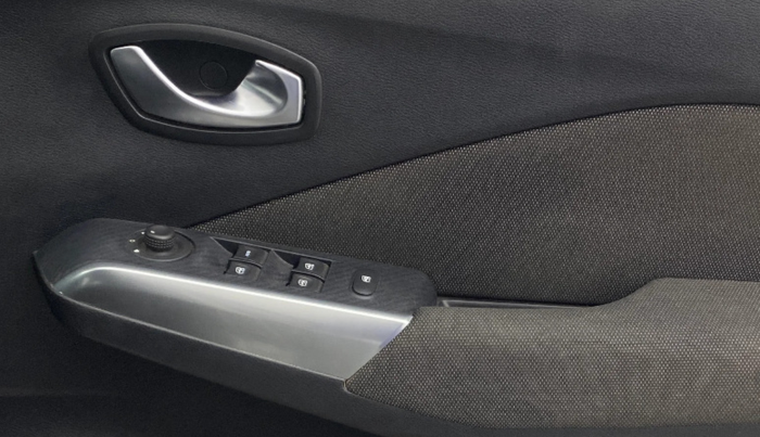 2021 Nissan Kicks XV TURBO 1.3, Petrol, Manual, 31,444 km, Driver Side Door Panels Control