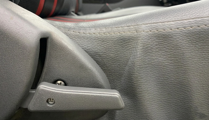 2015 Maruti Alto 800 LXI, Petrol, Manual, 88,600 km, Driver Side Adjustment Panel