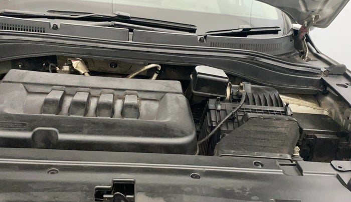 2022 Mahindra XUV700 AX 3 D MT 7 STR, Diesel, Manual, 1,31,555 km, Engine View - Left