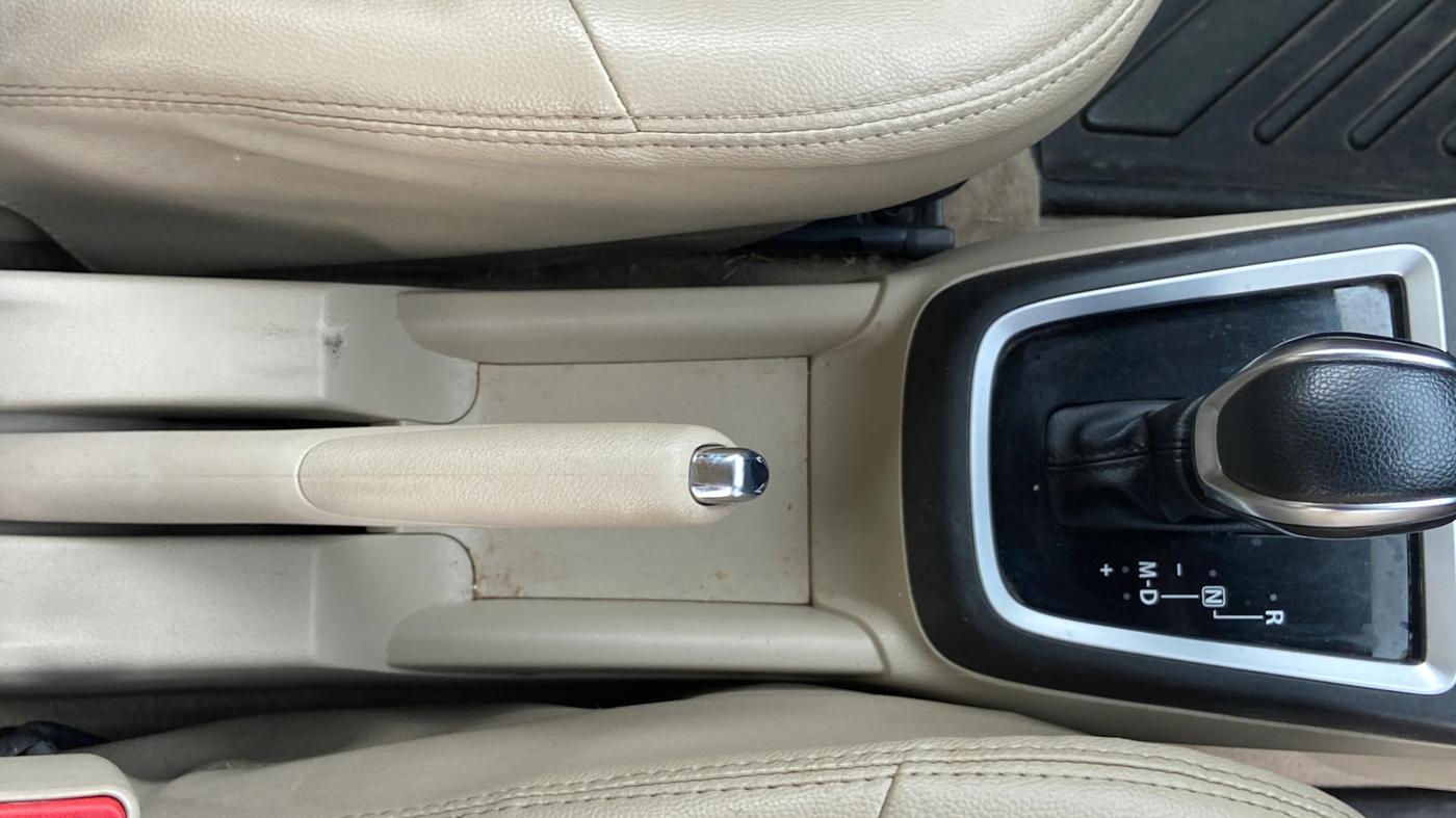 2022 Maruti Dzire ZXI AMT, Petrol, Automatic, 69,241 km, Gear Lever