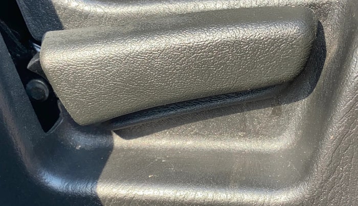 2022 Maruti Alto VXI, Petrol, Manual, 36,866 km, Driver Side Adjustment Panel