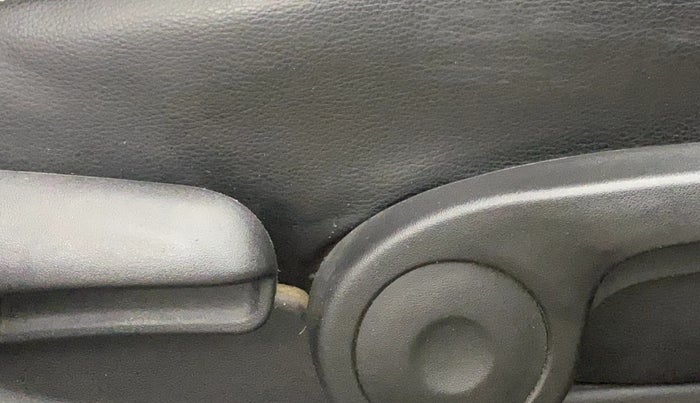 2020 Maruti S Cross ALPHA 1.5, Petrol, Manual, 39,225 km, Driver Side Adjustment Panel