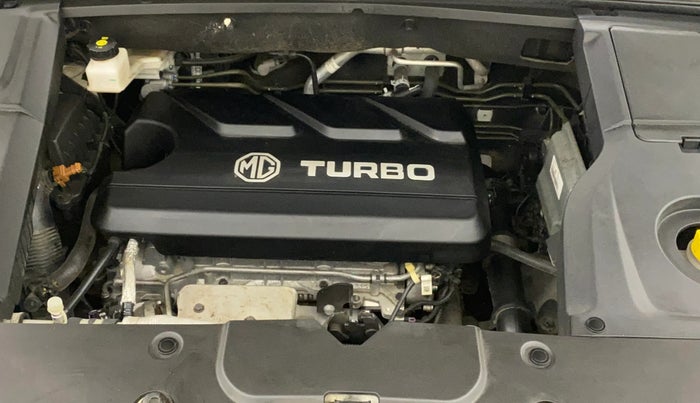2024 MG HECTOR PLUS SHARP PRO 1.5 TURBO MT 7 STR, Petrol, Manual, 11,010 km, Engine View