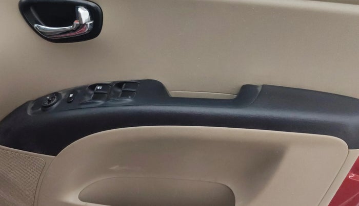 2013 Hyundai i10 SPORTZ 1.2 AT, Petrol, Automatic, 33,284 km, Driver Side Door Panels Control