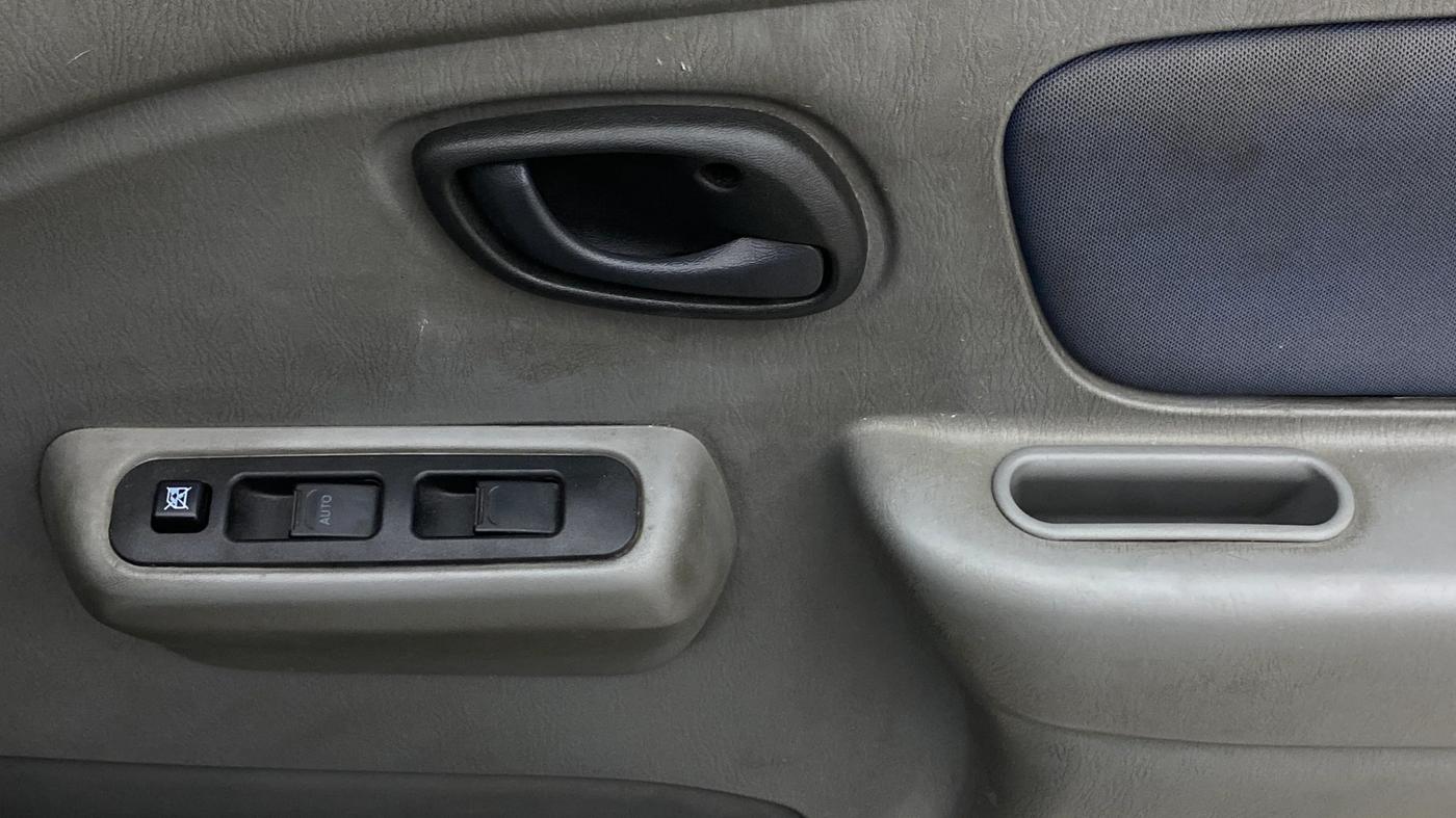 2014 Maruti Alto K10 VXI, Petrol, Manual, 75,907 km, Driver Side Door Panels Control