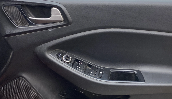 2016 Hyundai i20 Active 1.2 SX, Petrol, Manual, 75,197 km, Driver Side Door Panels Control