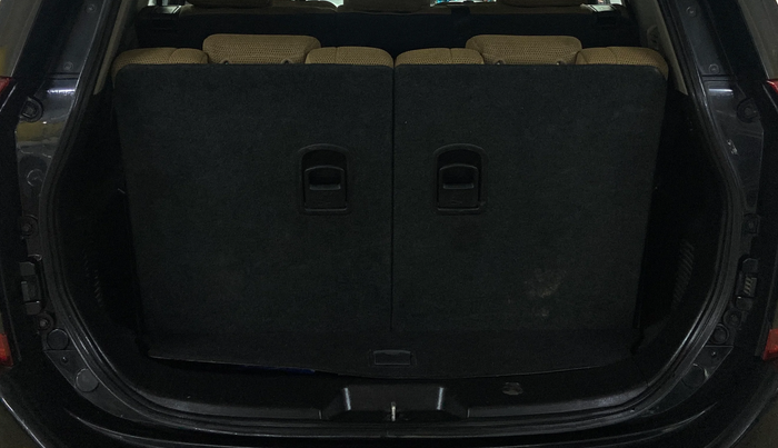 2019 Mahindra XUV500 W7, Diesel, Manual, 1,03,090 km, Boot Inside