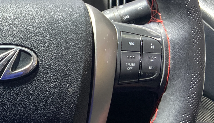 2019 Mahindra XUV500 W7, Diesel, Manual, 1,03,090 km, Adaptive Cruise Control