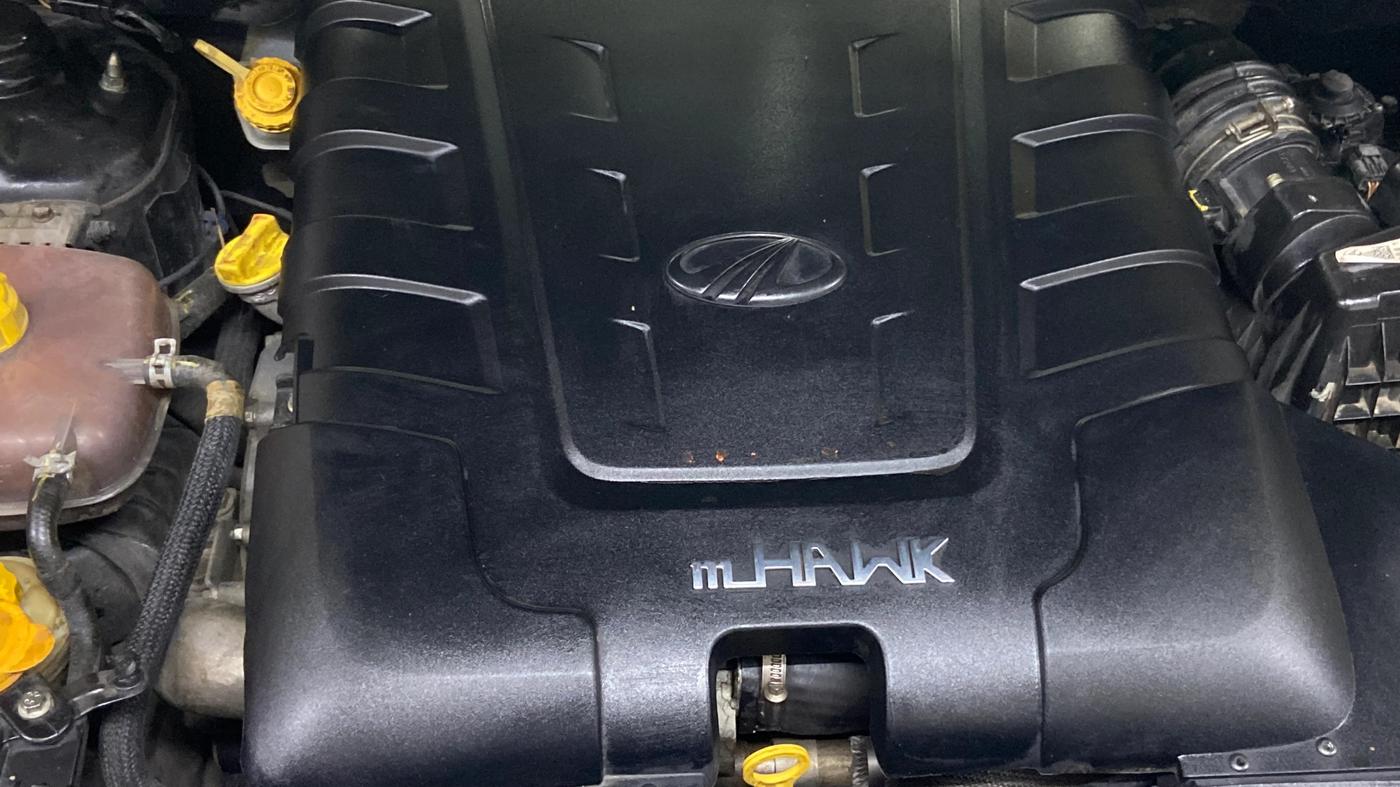 2019 Mahindra XUV500 W7, Diesel, Manual, 1,03,090 km, Engine View - Right