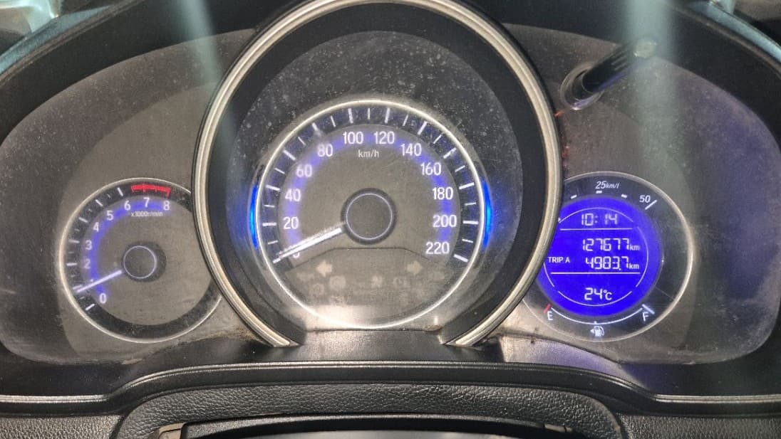 2016 Honda Jazz 1.2L I-VTEC V, Petrol, Manual, 1,27,677 km, Odometer Image