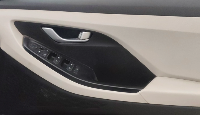 2022 Hyundai Creta SX 1.5 PETROL, Petrol, Manual, 85,802 km, Driver Side Door Panels Control