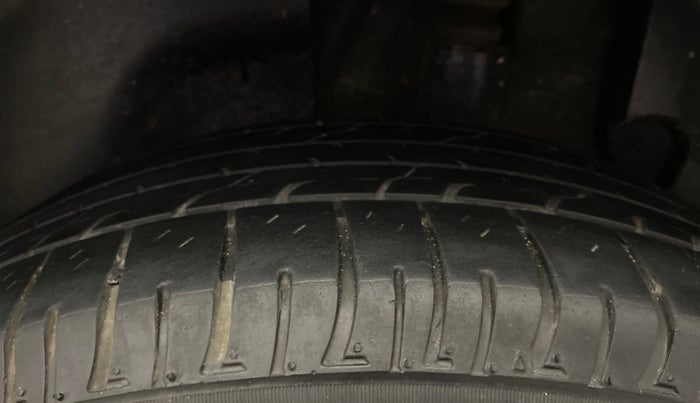 2022 KIA SELTOS HTE 1.5 DIESEL, Diesel, Manual, 1,01,799 km, Left Rear Tyre Tread