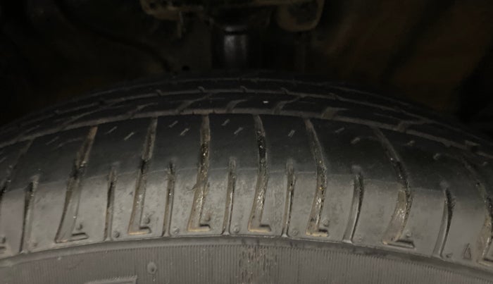 2022 KIA SELTOS HTE 1.5 DIESEL, Diesel, Manual, 1,01,799 km, Right Front Tyre Tread