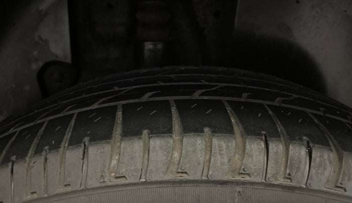 2022 KIA SELTOS HTE 1.5 DIESEL, Diesel, Manual, 1,01,799 km, Right Rear Tyre Tread