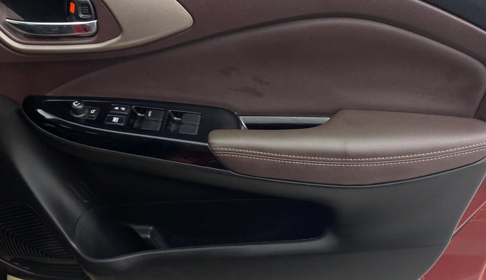 2023 Maruti FRONX ALPHA 1.0L TURBO 6 AT DUAL TONE, Petrol, Automatic, 33,999 km, Driver Side Door Panels Control