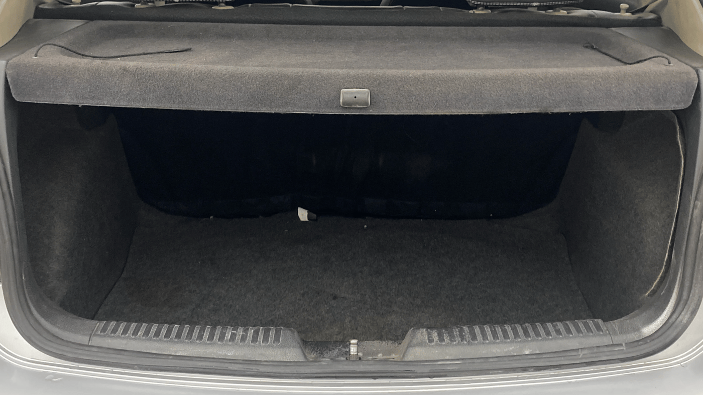 2014 Volkswagen Polo COMFORTLINE 1.5L, Diesel, Manual, 1,13,912 km, Boot Inside