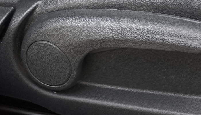 2017 Hyundai Elite i20 SPORTZ 1.2, Petrol, Manual, 79,549 km, Driver Side Adjustment Panel