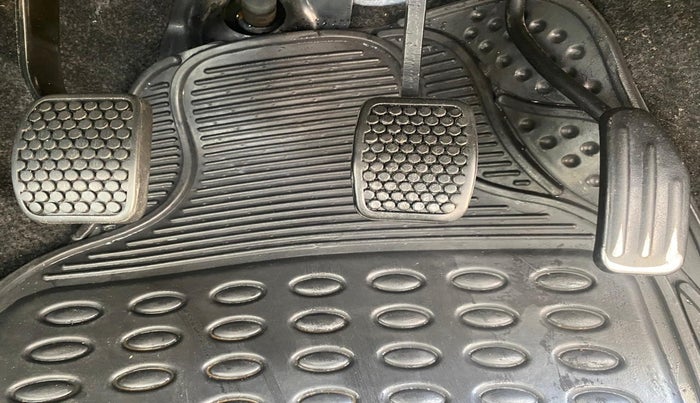 2015 Maruti Alto 800 VXI, Petrol, Manual, 36,131 km, Pedals