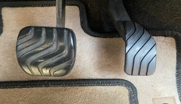 2022 Renault Kwid CLIMBER 1.0 AMT Dual Tone , Petrol, Automatic, 25,418 km, Pedals