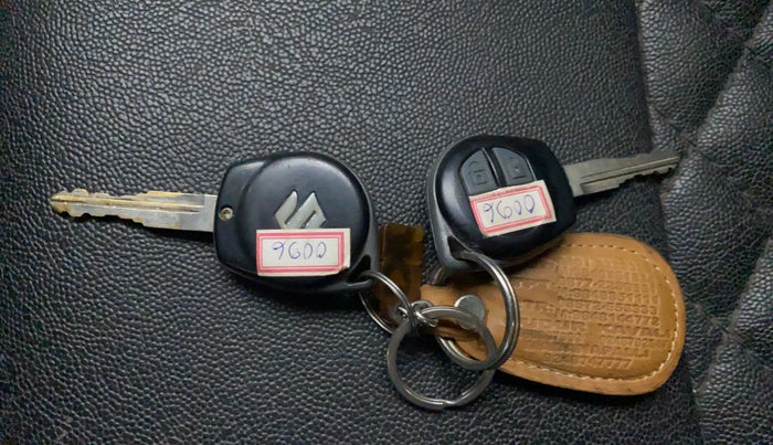 2016 Maruti Swift VDI (O), Diesel, Manual, 71,109 km, Key Close Up