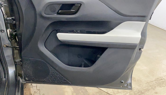 2023 Tata PUNCH PURE MT, Petrol, Manual, 20,983 km, Driver Side Door Panels Control