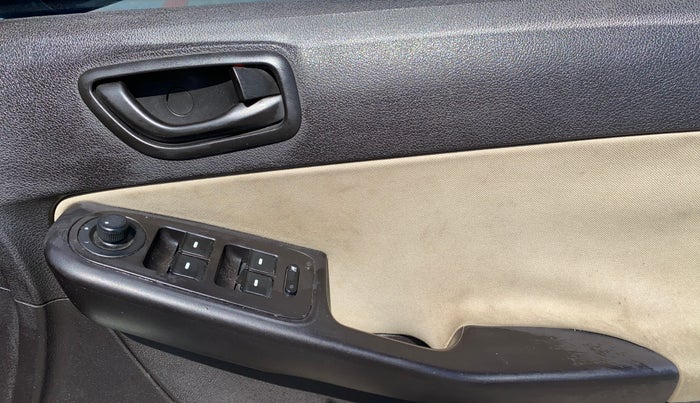 2014 Tata Zest XMS 75PS DIESEL, Diesel, Manual, 1,05,964 km, Driver Side Door Panels Control