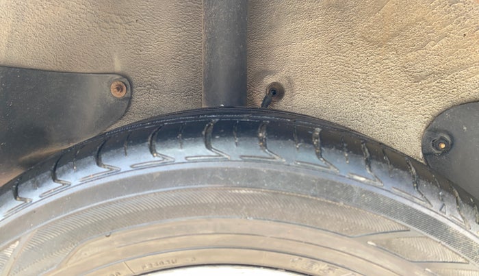 2014 Tata Zest XMS 75PS DIESEL, Diesel, Manual, 1,05,964 km, Right Rear Tyre Tread