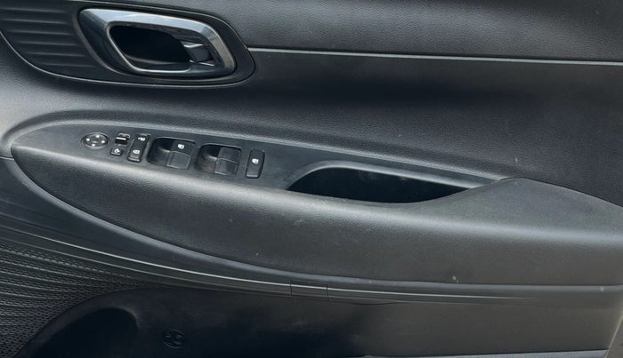 2023 Hyundai NEW I20 Sportz 1.2 IVT, Petrol, Automatic, 59,179 km, Driver Side Door Panels Control