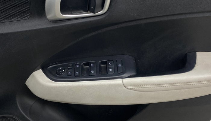 2023 Hyundai VENUE SX (O) MT 1.0 Turbo, Petrol, Manual, 15,028 km, Driver Side Door Panels Control