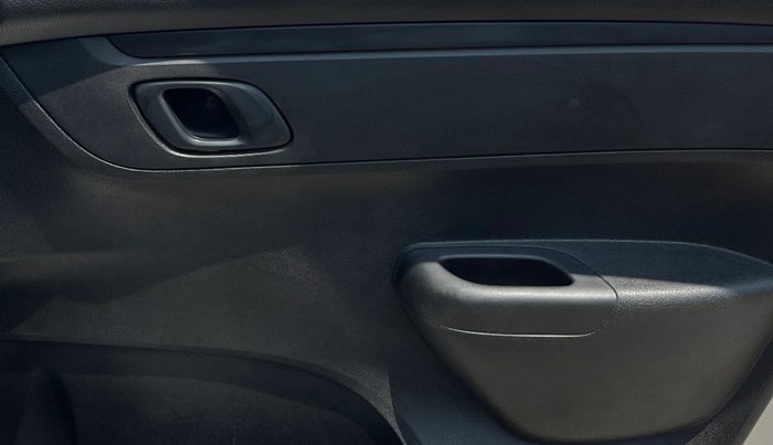 2019 Renault Kwid RXL, Petrol, Manual, 77,255 km, Driver Side Door Panels Control