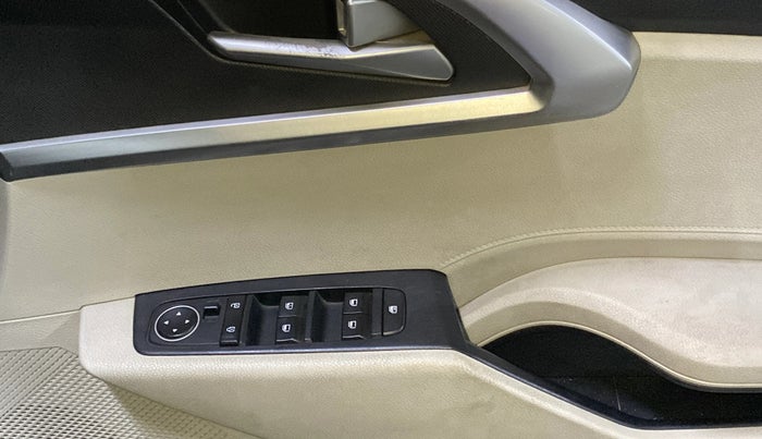 2023 KIA CARENS PRESTIGE 1.5 DIESEL 7 STR, Diesel, Manual, 77,338 km, Driver Side Door Panels Control