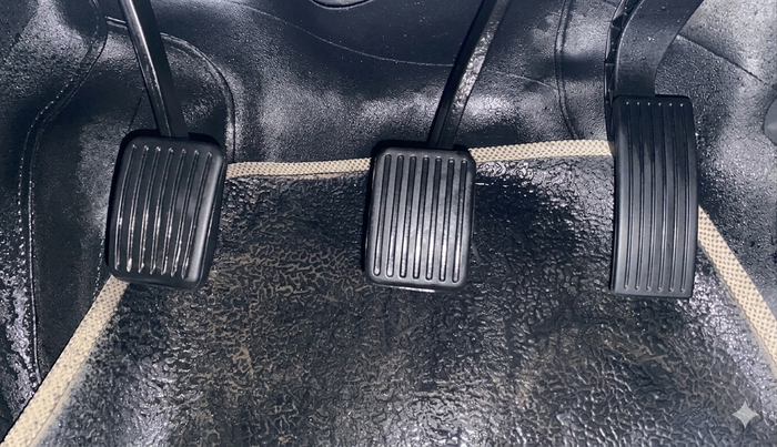 2021 Hyundai AURA SX 1.2, CNG, Manual, 76,413 km, Pedals