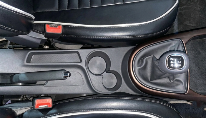 2021 Hyundai AURA SX 1.2, CNG, Manual, 76,413 km, Gear Lever