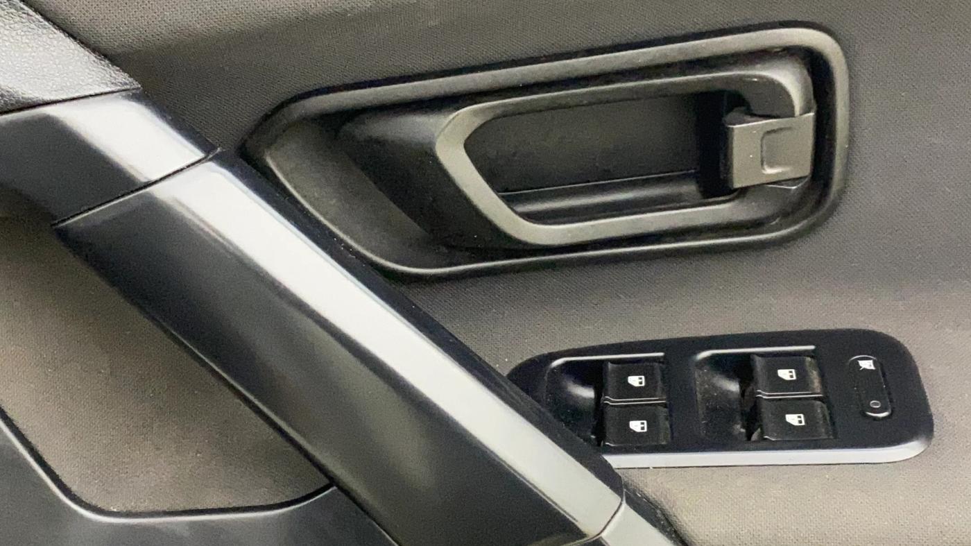 2022 Tata Harrier XE 2.0L KRYOTEC, Diesel, Manual, 77,010 km, Driver Side Door Panels Control