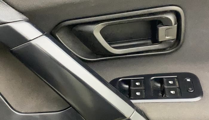 2022 Tata Harrier XE 2.0L KRYOTEC, Diesel, Manual, 77,010 km, Driver Side Door Panels Control